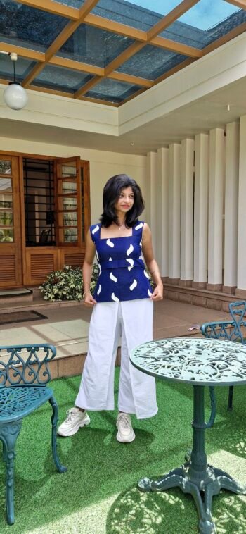 Navy Whisker Slit Top